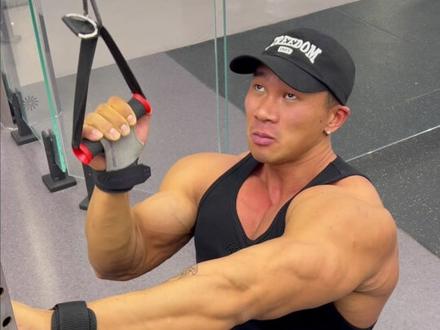 #健身 #自律 #李金波 #教程 #练背 @李金波冲鸭