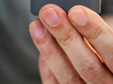 我们重新设计了一款耳机 我们想把市面上那些非常贵的耳机做得更好且更便宜,男生女生都可以直接抢购,价格先定这个,之后大概率调整到更高。音质好佩戴非常舒适!强烈推荐!#蓝牙耳机