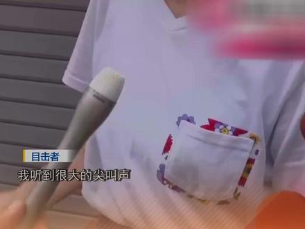 两名中国人在日本被殴打致重伤 外交部作出回应 7月31日,两名中国籍男子在东京街头遭四名年轻男子袭击,造成头部流血重伤,中国驻日使馆表示已向日外务省提出严正交涉,要求日方严惩凶手并且发布提醒在日同胞加强安全防范。中国外交部也作出回应,敦促日方采取有效措施保障中国公民安全。#外交部回应2名中国男性东京遭袭##2名中国人在东京遭袭头部受重伤#