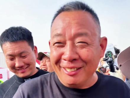 于东来版“长城炮”!且末大营偶遇胖东来!#胖东来 #长城炮战队征战2026环塔 #新疆炮盟