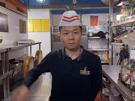 做任何干腊制品,最忌直接焯水,多加一步做出来肉质紧实香辣下酒