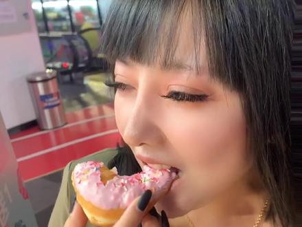 你知道甜甜圈是什么意思吗?🍩就是想要很甜、很甜蜜的把你圈起来❤️