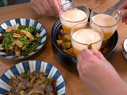 周末了,又到了做大餐时间,我用牛肉、菠菜、蘑菇做了好吃的,荤素搭配、营养美味~#抖音美食创作人