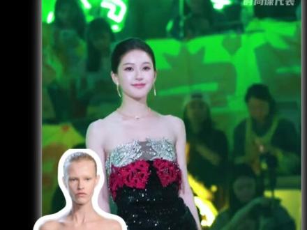 赵露思压轴亮相星光大赏:双套高定演绎女王归来#赵露思 #女明星 #星光大赏 #赵露思星光大赏造型 #红毯