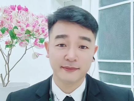 姐姐你辛苦了坐下来让弟弟给你唱首歌,希望用我的歌声给你带来开心和欢乐#歌里有你也有我