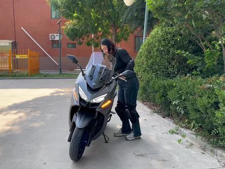 试驾光阳的ST250这车真不错有颜值也安全最重要的是平踏很实用! #踏板摩托车 #踏板车 #ST250 #摩托车 #光阳ST250