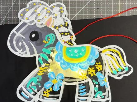 正月十五闹花灯,你的花灯准备好了吗?快来和我一起做一个吧!#谁还没个隐藏技能 #爱画画的孩子 #童年记忆童年游戏 #元宵节灯笼 #创意手工灯笼