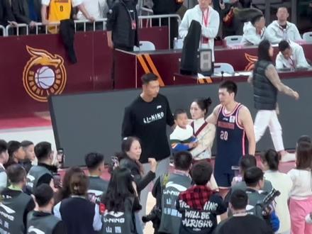 #杜锋被驱逐出场 #广东宏远 #比赛现场 #cba 关于 #易建联 今天没上场后续……