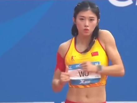 12秒98!吴艳妮首秀夺预赛第一,唯一破13秒 成绩超亚洲冠军#吴艳妮大运会小组第一