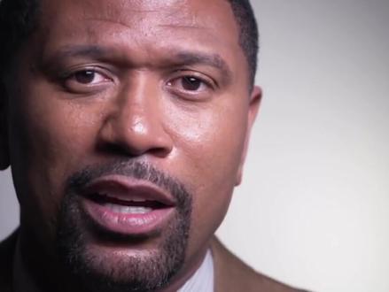 他是科比的完美背景板,OK王朝做陪衬,让科比在他头上砍81分