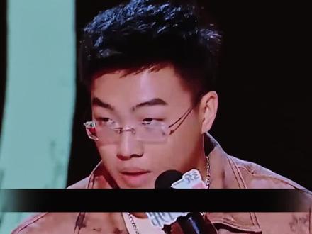 梗高级有深度,全程冷静输出笑料 #于渤脱口秀 #看一遍笑一遍