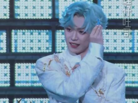 朋朋你是个浪漫疯子#zy #演唱会 #浪漫 #线下