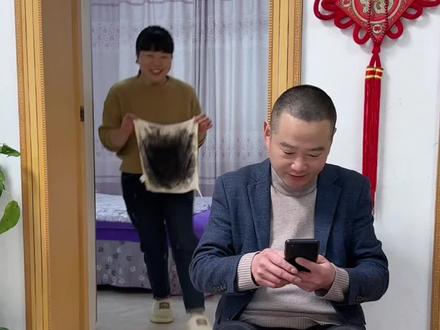 老婆今天怎么怪怪的,她在笑什么呢?#地平线5#steam春促#地平线6预售开启#开心夫妻