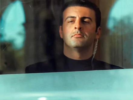 龙叔吃口香糖,经典动作再现#精彩片段 #好剧推荐 #高分电影 #成龙