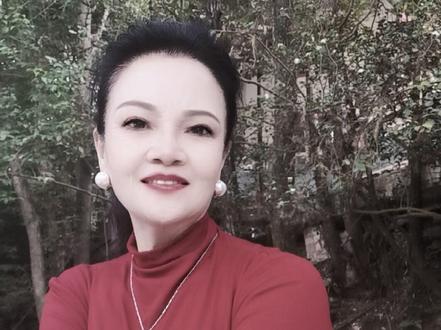 这是妈妈离开的第70天,不知道她是不是在生气,都不来见我。这些时间很感谢亲友们的关心,我不想听到那些乱七八糟猜测的声音,这个视频是我能给的答案,也是我纪念她的方式。#萍萍姐 #传给天堂妈妈的视频信