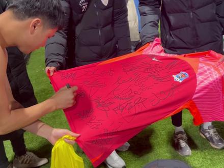 Wurrraaaaa!! #Humballer #成都足球 #新疆足球 #蓉城之巅 #足球