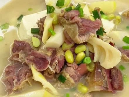 天冷了,用风干老鹅炖一锅老鹅汤,鲜的眉毛都掉了#老鹅汤 #家常菜