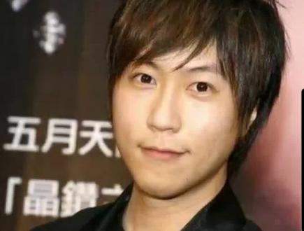 #五月天被质疑假唱
阿信面相八字分析:做最好自己
#阿信 #阿信疑似回应假唱风波