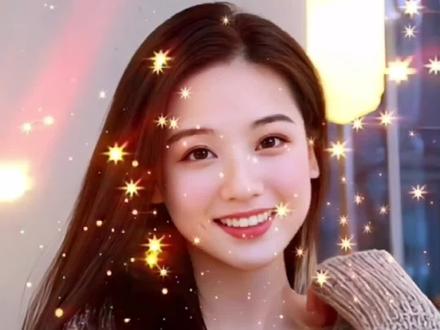 这个#星空特效 太美了,我来教你换上你自己,点击左下角#一键剪同款 替换你的照片即可#梨涡浅笑 #剪映 @剪映研究所