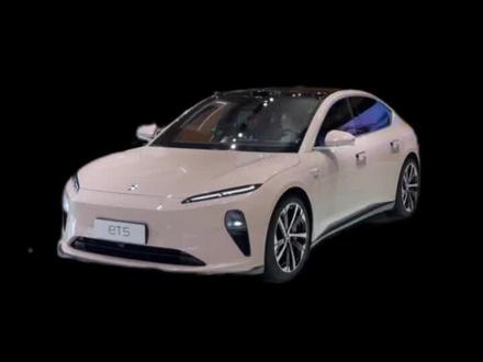 蔚来ET5怎么样?看看路人小姐姐的评价#抖音汽车 #et5