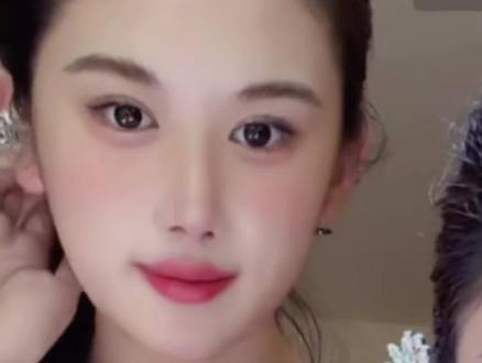 小红不语,只是一味地鞠躬和oi #直播切片#sun姐妹#sun姐妹二创@Sun🌞姐妹⁵²³³(总裁回归) @Sun姐妹🌞(备用号)