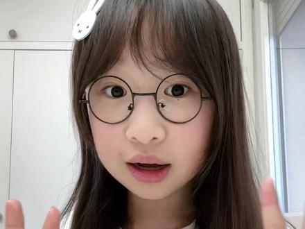 同学裤子穿一半,竟然是种时尚?#机灵姐一家 #机灵姐的成长纪念册 #sagging #穿搭