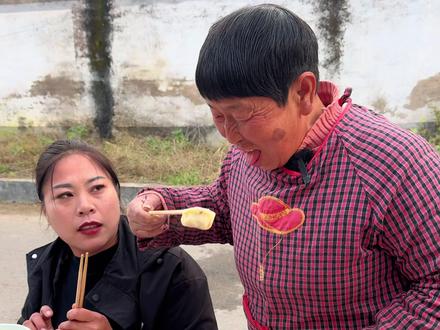 初冬的第一顿饺子必须是菊花馅的。#神奇的闲鱼 #闲鱼省钱神券