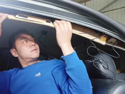 更换汽车顶棚#专业的事交给专业的人 #汽车顶棚布脱落修复 #汽车保养与维修 #不辜负每一份信任