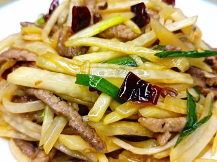 苤蓝炒肉丝炒之前多做一步,苤蓝清脆爽口,肉丝鲜嫩入味,真下饭