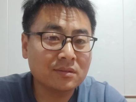 张雪机车只拿到第八名 张雪机车在今晚阿拉贡站第一回合只取得了第八名的成绩。进去直播间晚了,只看了最后一圈,有些遗憾和不甘。 #张雪机车