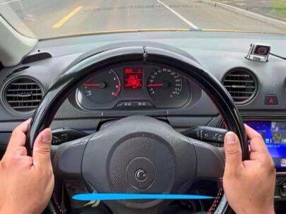 科目三直线行驶总跑偏?别担心,今天我就用4个小技巧,帮你稳稳拿捏直线行驶!#学车 #考驾照 #科目三 #直线行驶 #逢考必过