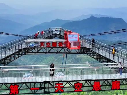 万盛奥陶纪明星录综艺 景区狂“宠粉”#宇宙闪烁请注意 #黄晓明 #黄子韬 #王鹤棣 #刘耀文