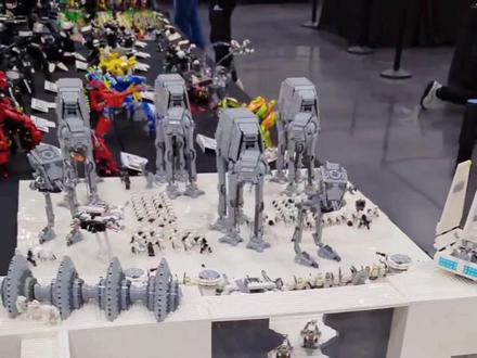 星球大战场景神级还原,细节丰富,结尾的彩蛋太棒了吧!
#乐高星球大战 #帝国步行机 #千年隼 #场景模型 #乐高