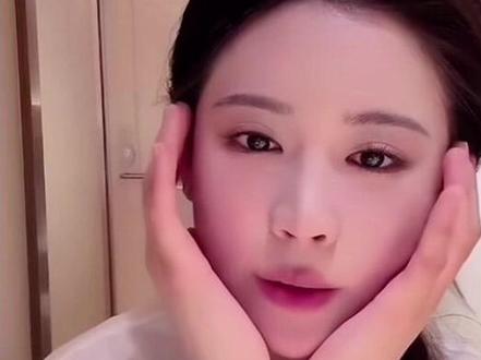 新剧莹宝快要把男主 耳朵磨出茧子台词很多#翟一莹 #直播录屏分享 #卡戎 #心动已读不回 是原声#期待你的到来 @DOU+上热门 @DOU+小助手