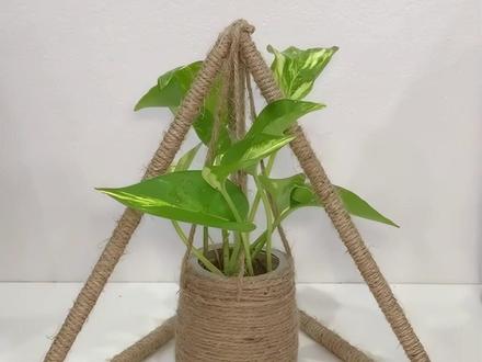 筷子创意手工,悬空盆栽,效果惊人! 筷子创意手工,悬空盆栽,效果惊人! #发明创造 #高手在民间 #创意手工 #实用小技巧