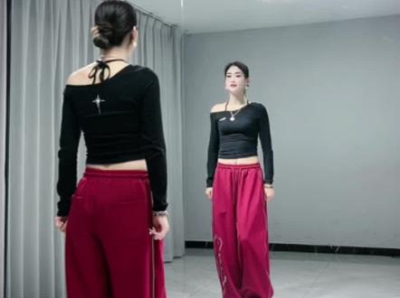 #只为你一笑 #背面慢动作分解 #简单易学舞蹈 @抖音热点 @抖音Dou+上热门