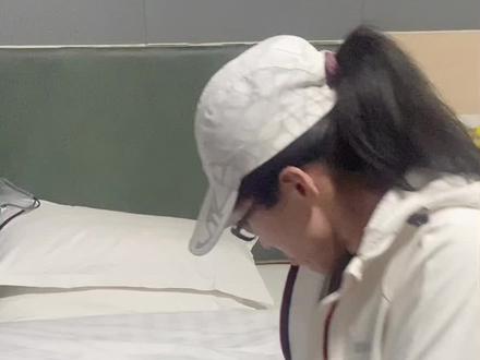 全马比赛中最怕带手机晃来晃去的,所以一直戴耳机跑,耳机声音我会开到最大,在赛场上喊我不采请别见怪#马拉松 #赛事 #为热爱而战
