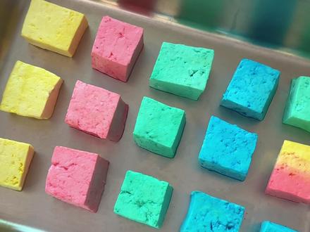 把霉豆腐做成彩色的会是什么体验~#彩虹霉豆腐申请出战 #彩色霉豆腐 #霉豆腐制作 #我的霉豆腐很曼妙