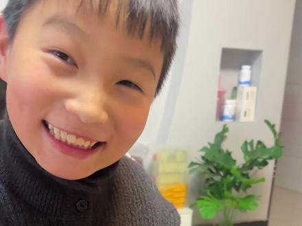 疑似和老弟看霉豆腐中毒
#霉豆腐 #寒假 #老手艺人 #放假 #弟弟