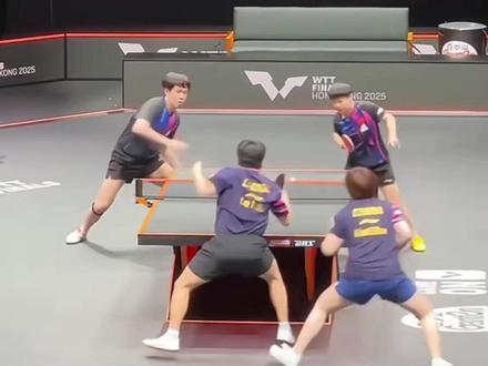 #王楚钦#孙颖莎 3比0#林诗栋#蒯曼,赛后四人有说有笑击掌下班。