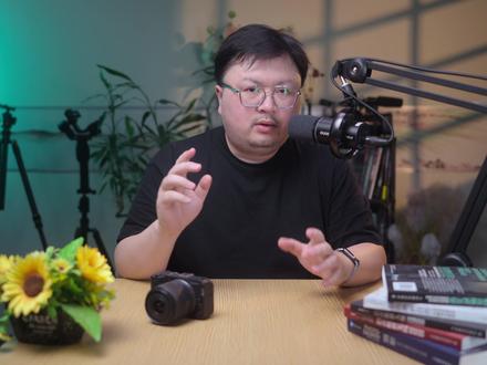 佳能R6V前瞻:主动散热+7K视频,比R63更香的视频神机? 5月13日不仅有索尼A7R6,佳能也放出了大招!基于R63打造的全画幅视频机——佳能R6V即将登场。 这台机器取消了取景器,采用了平顶设计,并加入了大家心心念念的主动散热。核心参数依然能打:3250万像素、7K片门全开、12Bit RAW以及机内五轴防抖。最关键的是,据说价格比R63还要便宜两千左右! 为了极致的性价比和视频体验,去掉机械快门换用纯电子快门,你觉得划算吗?它会成为你的下一台视频主力机吗?欢迎在评论区留下你的看法!
#佳能R6V #佳能相机 #佳能R63 #摄影器材 #数码资讯