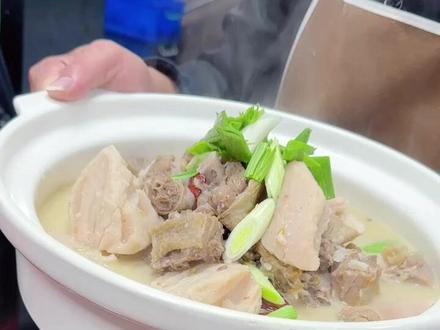 像我这样做出来的腊鸭焖藕,汤鲜味浓,藕粉嫩入味,鸭子也非常好吃,汤也非常好喝,你学会了吗?#美食分享 #地方特色美食 #第四届荆楚乡村文化旅游节 #乡约荆楚 #寻美汉川
