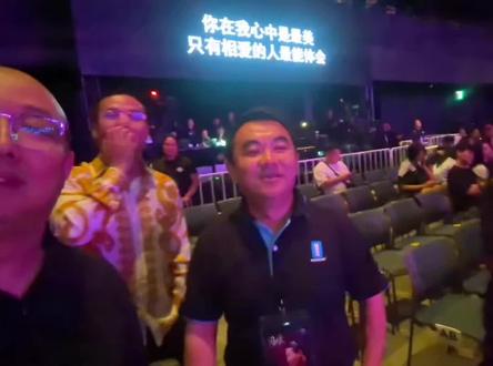 #陈羽凡 #胡海泉 #羽泉组合 #陈羽凡2025曼谷演唱会 #泰国 《最美》这首歌? 这旋律谁能扛得住呢