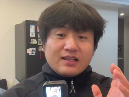 影石ACE pro值不值的购买? 真实使用下来我个人感觉还是蛮不错的!设置的话调了一个曝光补偿+0.5,其他设置都是默认,白天拍摄的时候使用它自带的滤镜,晚上用的它自带的夜间拍摄模式,都感觉不错,但是我晚上拍的时候,有时屏幕会有波浪线,大家应该也可能看到,这个我也不太清楚怎么回事,色彩拍出来感觉还是很好的。然后白天的话有两个滤镜我感觉非常不错!一个是徕卡自然,一个是徕卡饱和!!整体用下来,它的一个直出效果个人感觉是蛮好的!
#影石acepro #运动相机测评