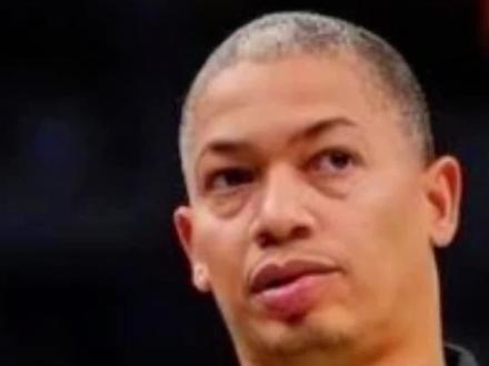 画战术没人听的泰伦卢,少有的暴怒扔战术板 #快船 #泰伦卢 #哈登 #范甘迪