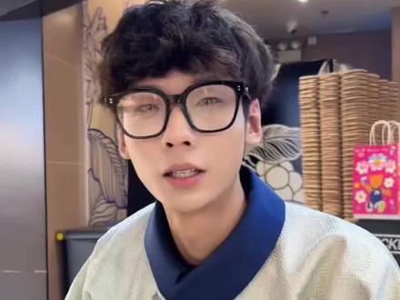 刘小疯饮品测评🥤|瑞幸 - 苦瓜轻体果蔬茶
#测评师 #美食测评 #瑞幸 #瑞幸咖啡