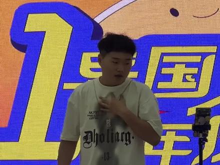 上午商演
借着伴奏来一个没找到正确版本歌词的layla蕾拉!#layla蕾拉 #张杰