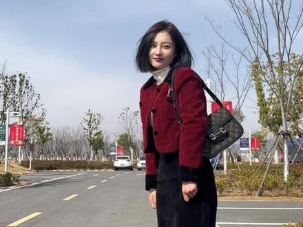 拍照感人的视频 71efaa332483f5daee5572f0b4af6cb2~tplv-dy-resize-origshort-autoq-75:330.jpeg?x-expires=1996995600&x-signature=1RdmyqYwjitCgRqOFEWxOYEL4Ag%3D&from=3213915784&s=PackSourceEnum_AWEME_DETAIL&se=false&sc=cover&biz_tag=pcweb_cover&l=20230416174931E1A1EC88D3ED69BE4CDE