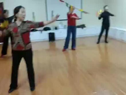 剑峰美女学打连厢基本步