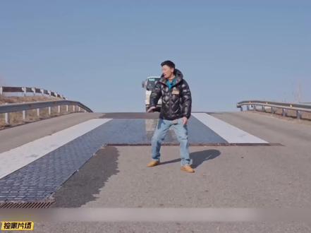 宣传再好,不如实地一试。冰雪坡上,岚图追光L让奥迪A6L露了馅。#岚图追光L #真实测评 #BBA #豪华车 #30万级豪华轿车必看追光L